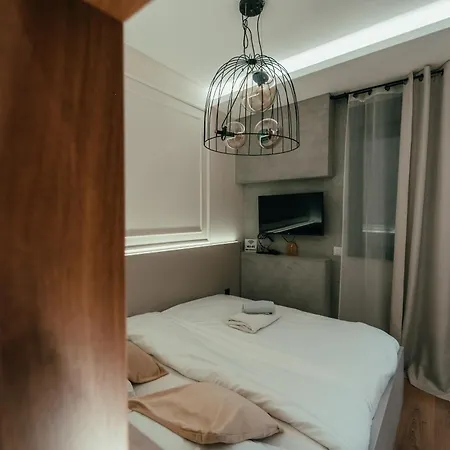 Luxury In Center Apartment *